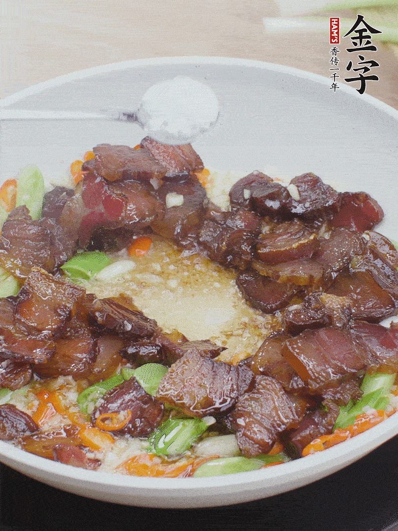 下醬油肉，一點(diǎn)生抽、白糖調(diào)味。