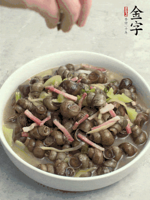 出鍋，撒點蔥花。